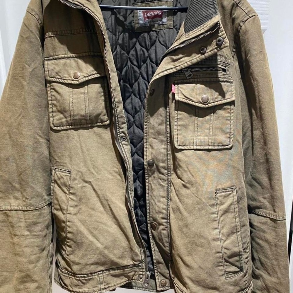 Vintage Levi's Men's Olive quilted lining Jacket XL